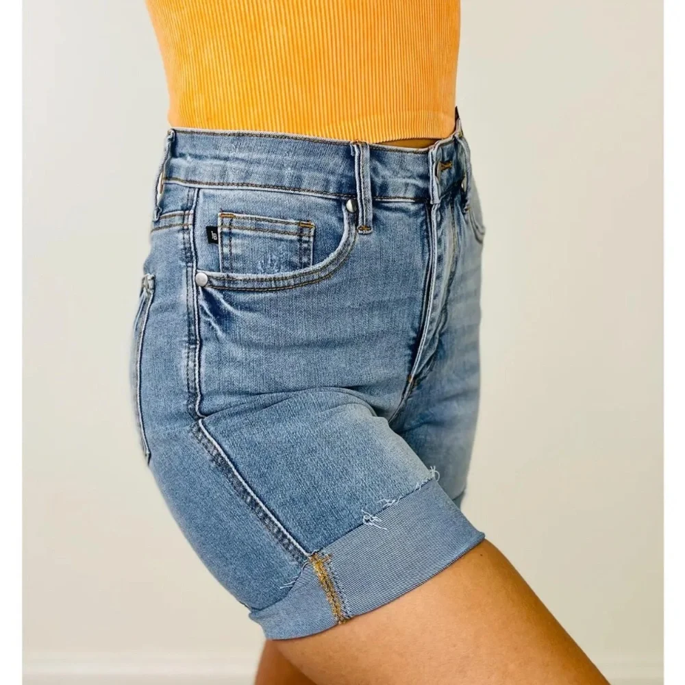 Judy Blue Cool Denim Tummy Control Shorts, Small Inseam 7.5”-9” Bermuda - Picture 1 of 11